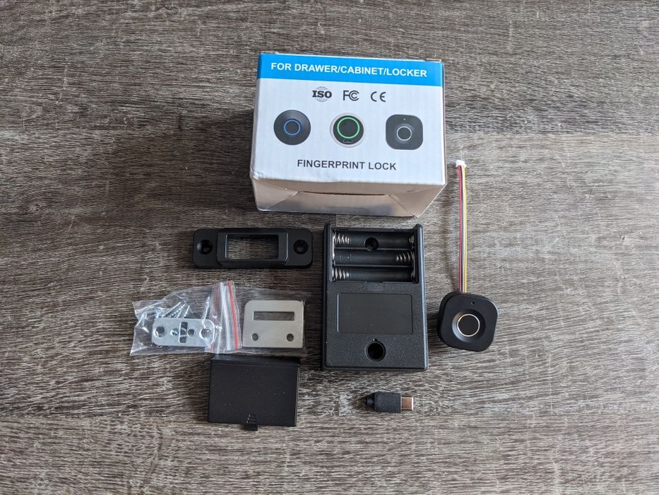 Смарт замок с отпечатком пальца.