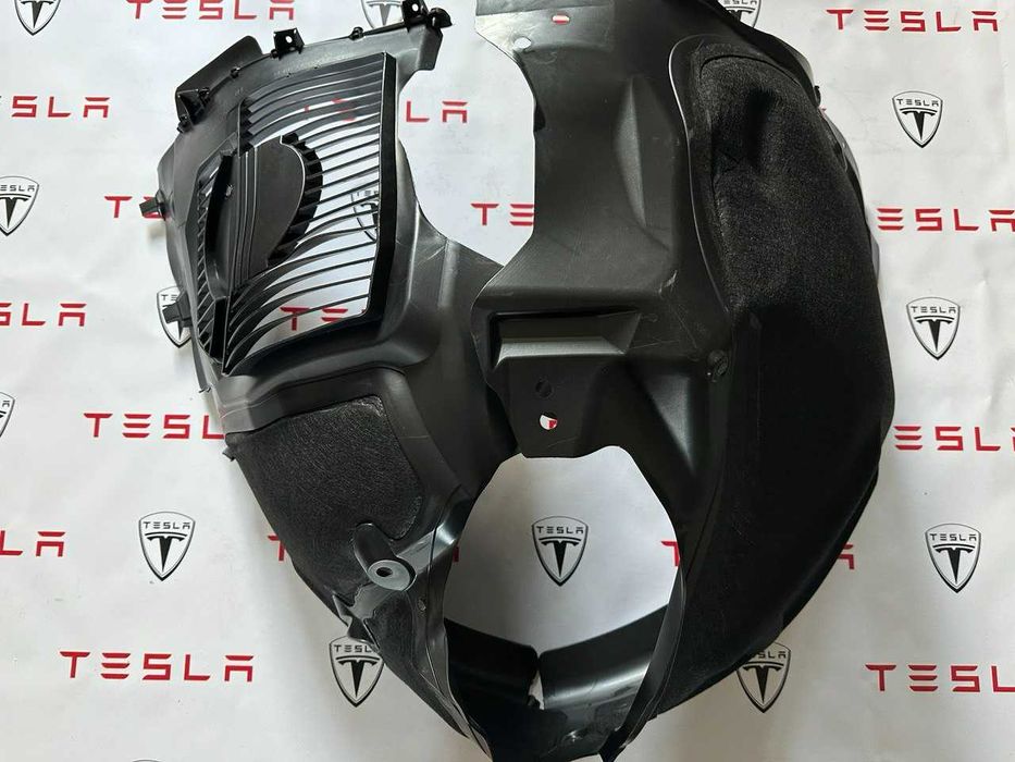 Підкрилок крила передній RH/LH Tesla model S 2016-2021