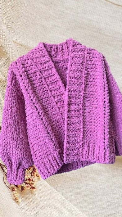 Дитячий светрик ручної роботи