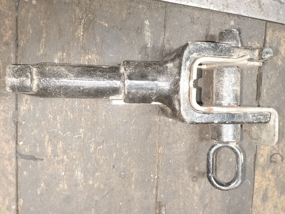 Zaczep hak holowniczy Daf