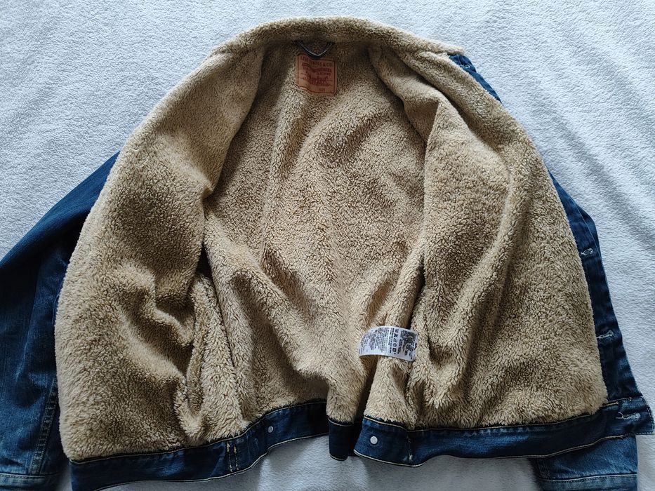 Kurtka jeans z futerkiem Levi's.  L