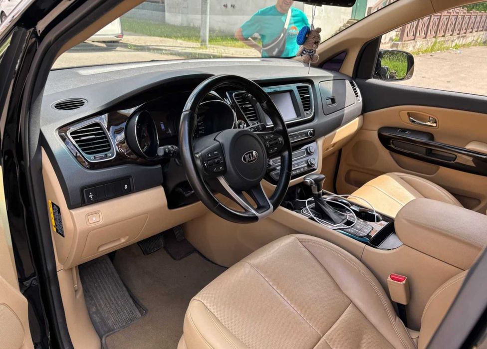 Kia Carnival III 2018