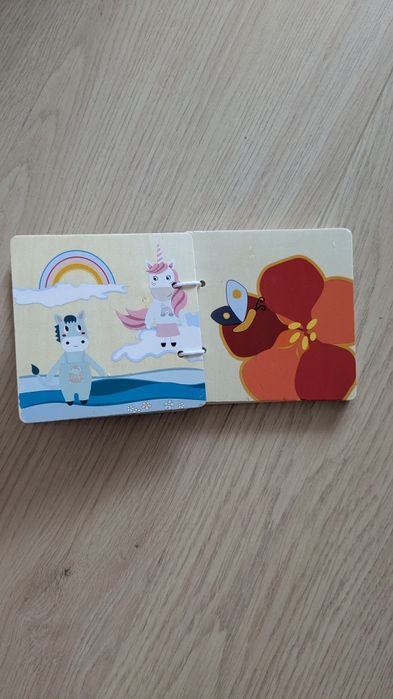 Drewniana książeczka dla dzieci