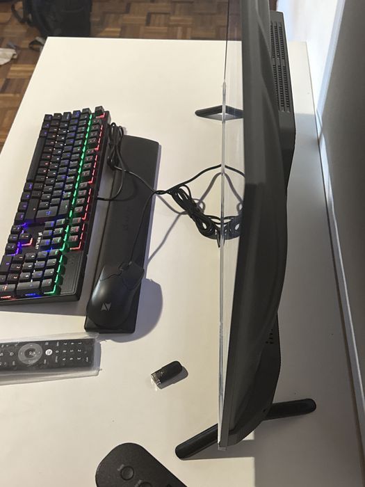 TV(kunfl) 32’’ ; Teclado game e rato game