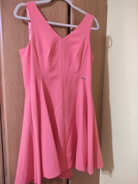 Sprzedam różową sukienkę