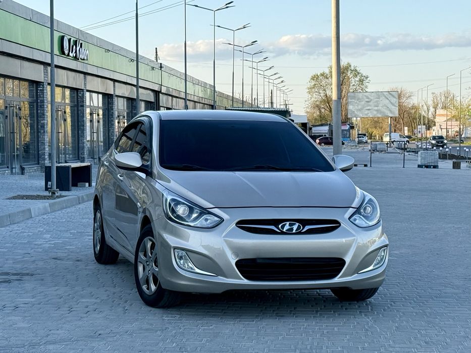 Hyundai Accent 2012