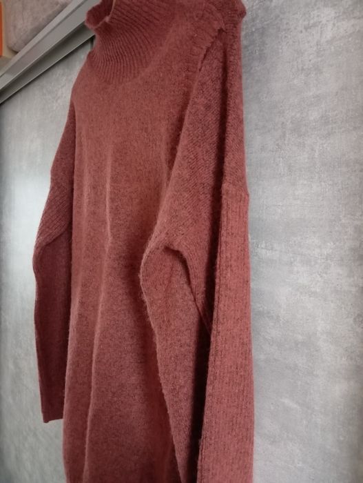 Sweter burgundowy