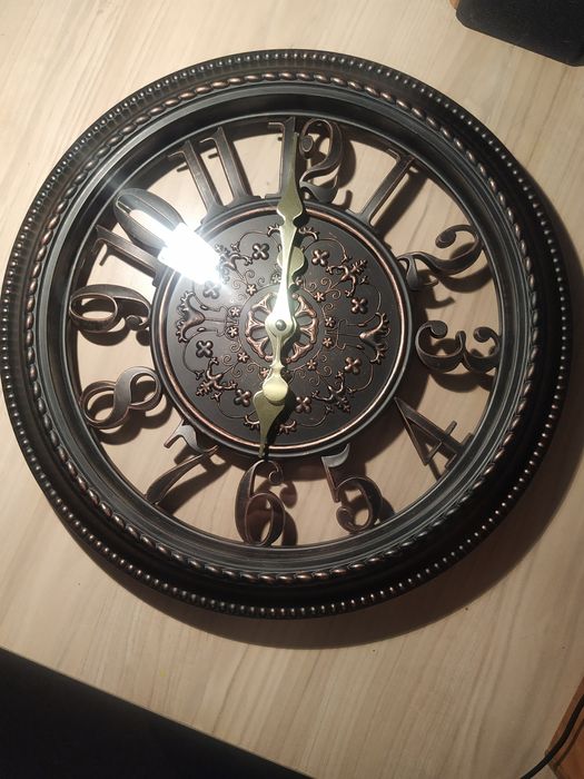 Годинник настінний