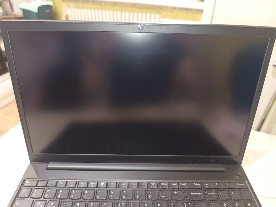 Ноутбук Lenovo ThinkPad E15 Gen 2 / Ryzen 5 4500U / 16GB RAM / 512GB SSD / IPS / Знос АКБ 0%