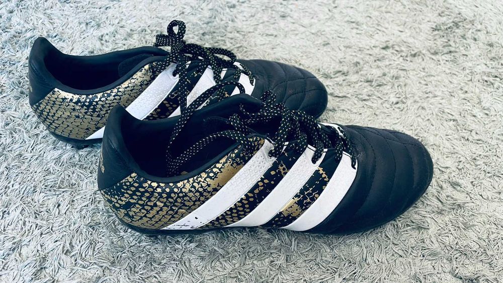 шкіряні бутси для футболу  adidas на хлопця