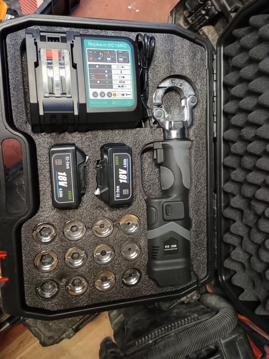 Прес акумуляторний. Прес для наконечників. Гідравлічний електричний пр