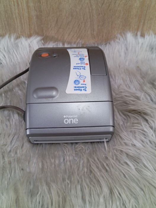 Aparat natychmiastowy Polaroid One 600.