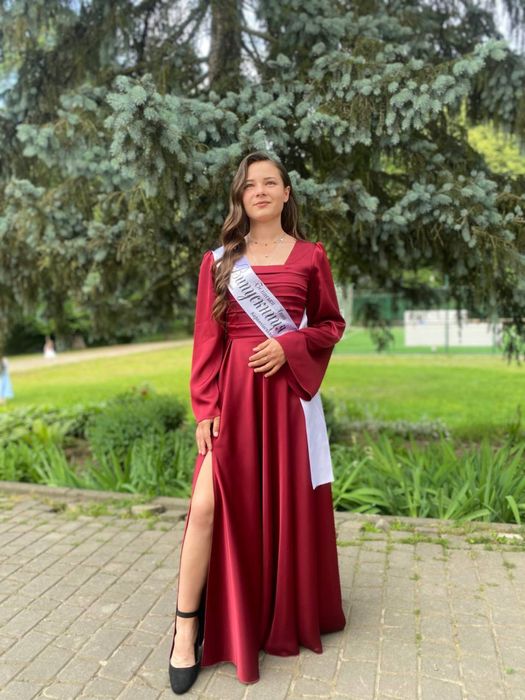 Випускна сукня бордова