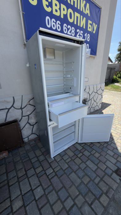 Преміальний вбудований холодильник Electrolux  як новий No Frost | 376 л | 2025