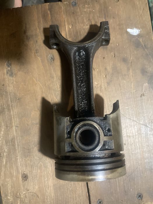 Поршня  ваз 2101