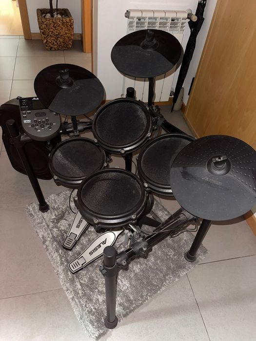 Bateria electrónica Alesis Nitro DM7X