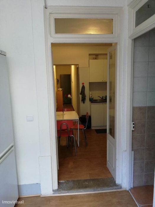 Quarto - localizado em Arroios Lisbon
