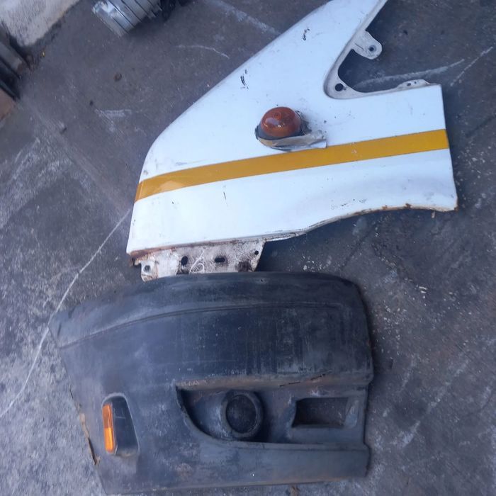 Capot e farois ford transit ano 2008