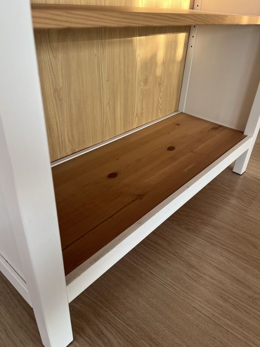 Regał drewniany Hemnes Ikea