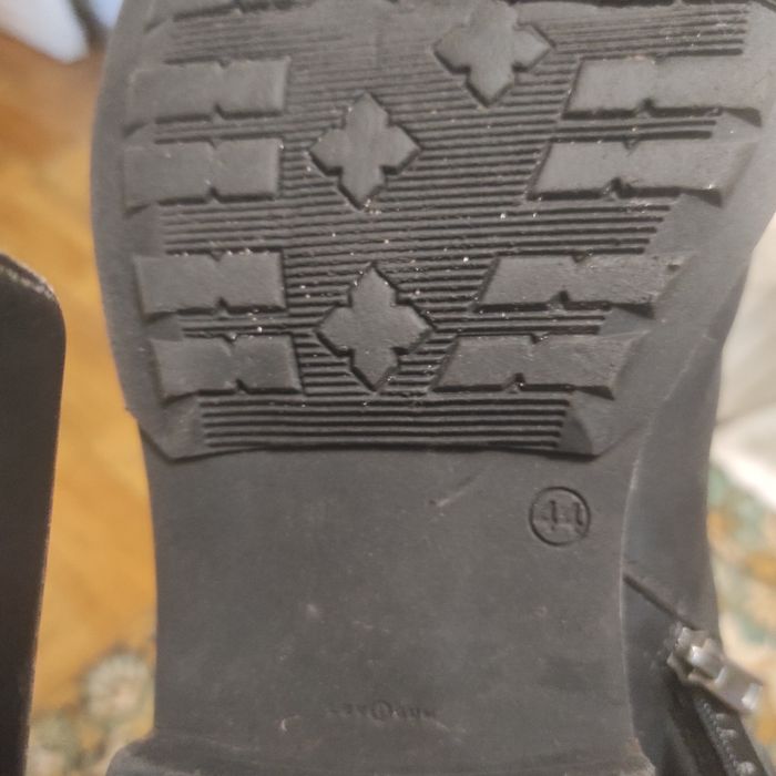 Безкоштовно, зимове чоловіче взуття 44р