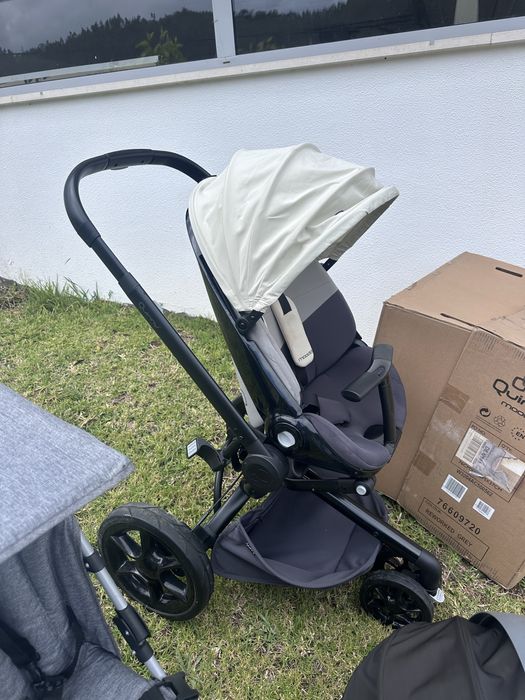 Carrinho Quinny com oferta de Ovo e outro carrinho
