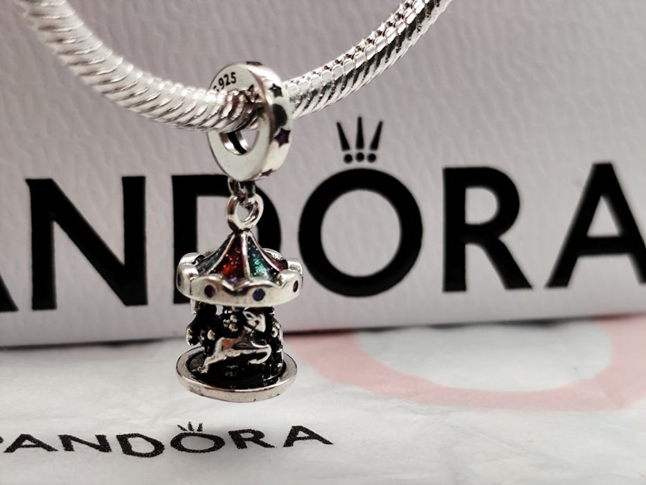 Pendente carrossel da Pandora
