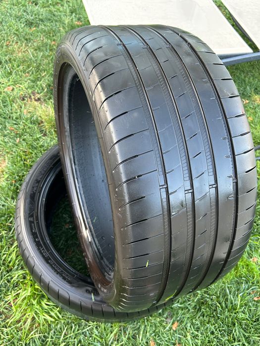 Excellent Condition 1 year used - GoodYear Tubeless Tires (275/35R19)