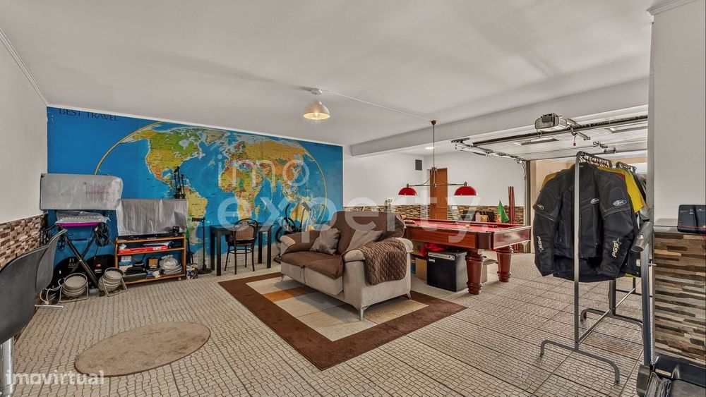 Moradia com 3 suites e piscina coberta a 10 min das praias da Ericeira