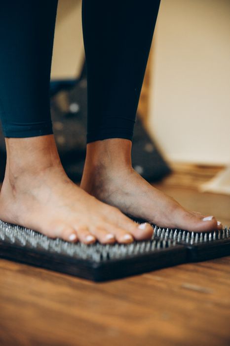 Цвяхостояння з психологічною консультацією, медитацією та чаюванням