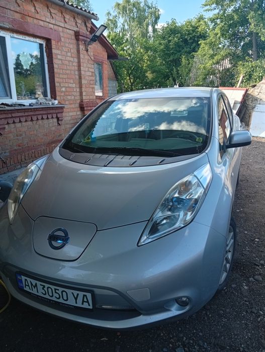 Продам Nissan leaf