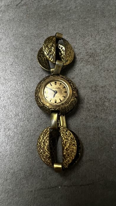 Zegarek damski GUB Glashutte lata 70-te produkcja NRD