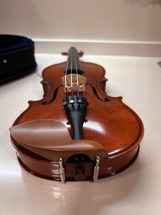 1/8 Violin with Case, Sr. Belinha64284814757633121