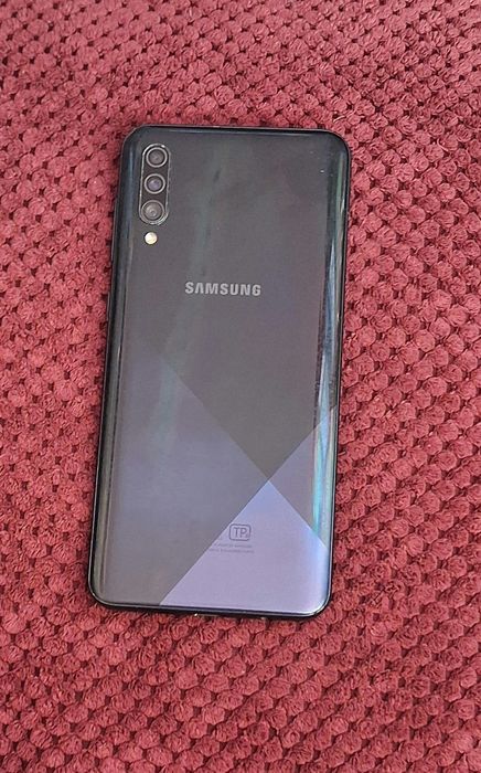 Samsung A30s красивый