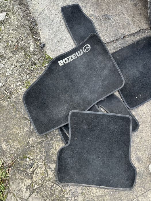 Продам оригинальные коврики с Мазда