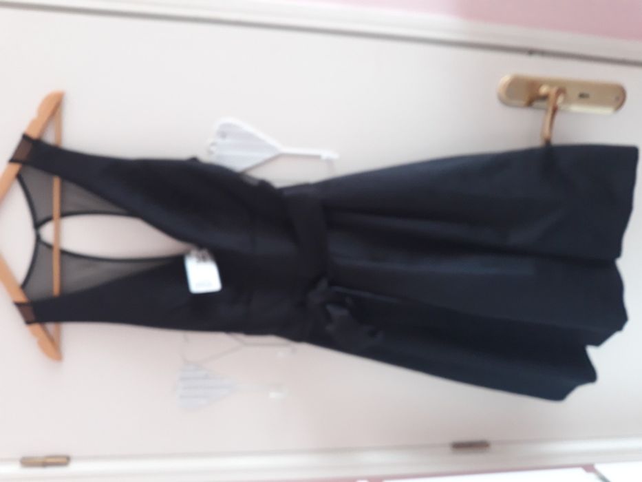 Vestido cetim preto com tule e costas transparentes novo elcorte ingle