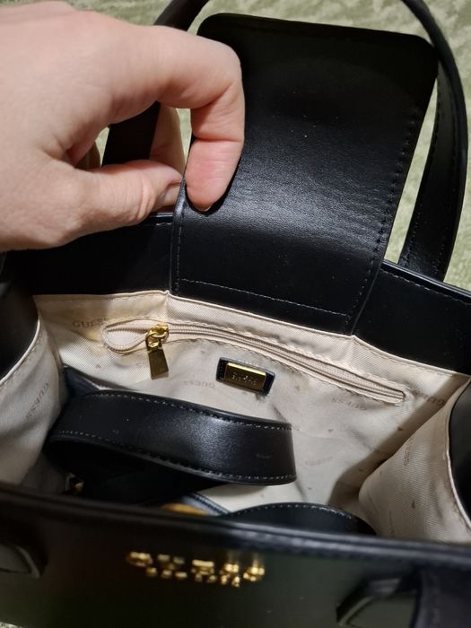 сумка Guess луже в гарному стані, вмістка  та маленька