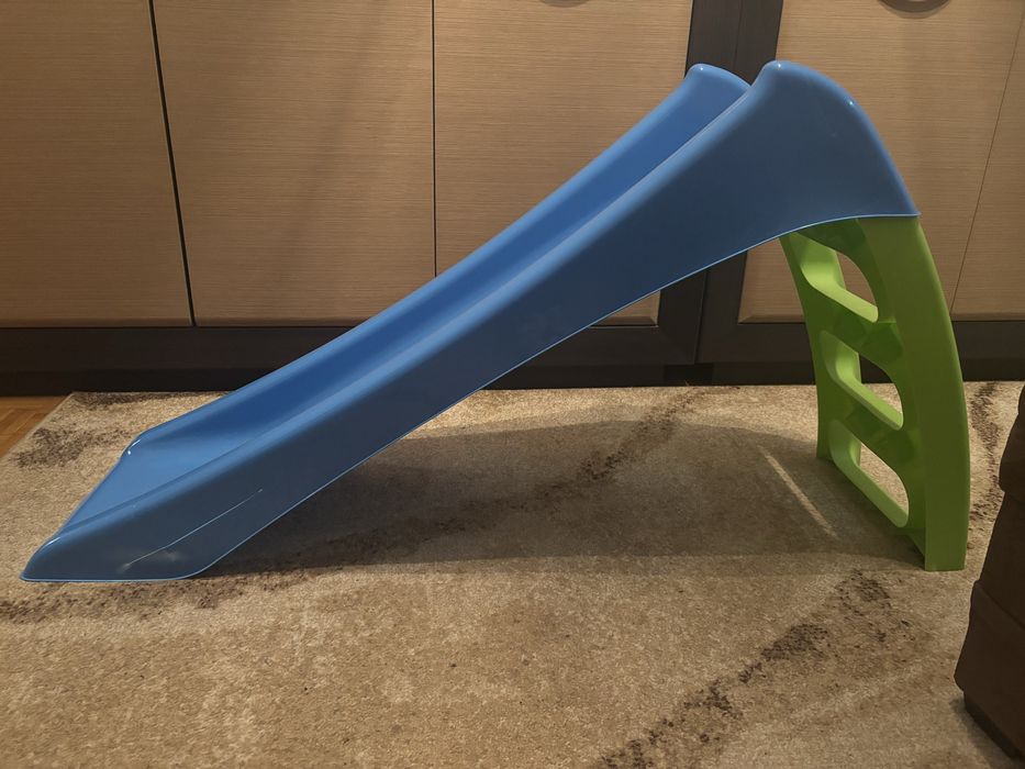 Zjeżdżalnia mała plastikowa