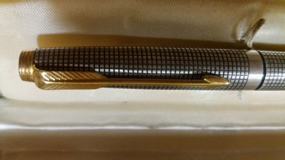 Caneta  Parker em prata
