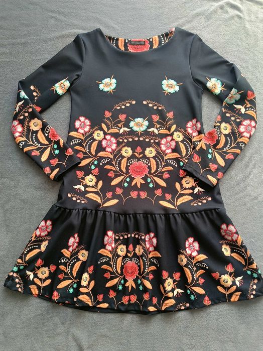 Sukienka czarny kwiaty folklor Candytm