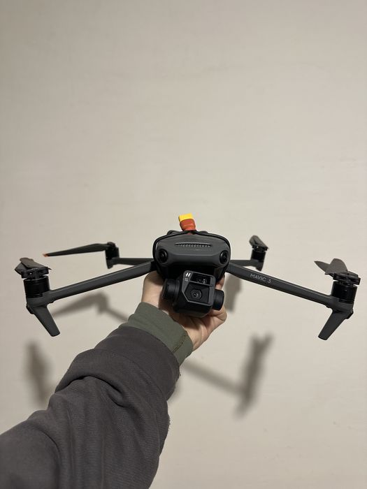 Mavic 3, 5 акумів, 2 зарадяки, 2 пульта мавік 3