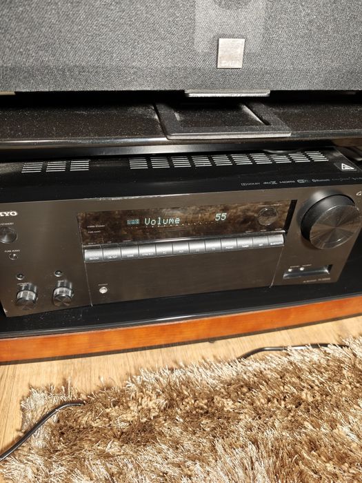 AV-ресивер Onkyo TX-NR555