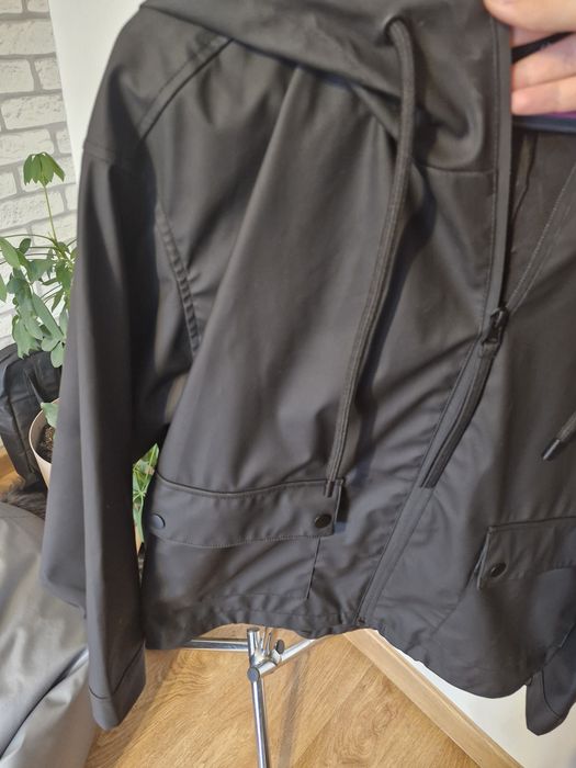 Kurtka czarna przeciwdeszczowa L