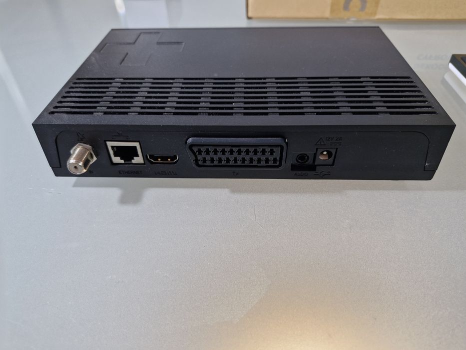 Canal + Cyfrowy odbiornik satelitarny HDTV Sagemcom DSI83