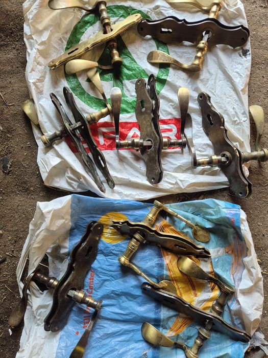 Mosiężne klamki do drzwi