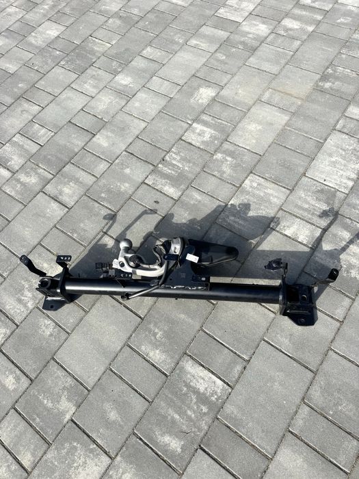 Hak holowniczy elektryczny z belką do BMW seria 5 G60