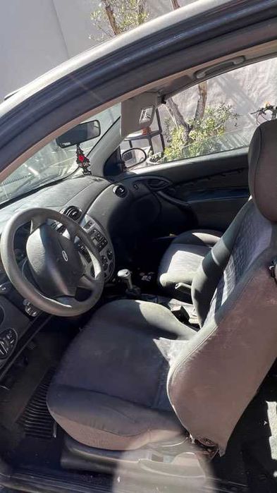 Ford Focus 1.4 16v — photo 4