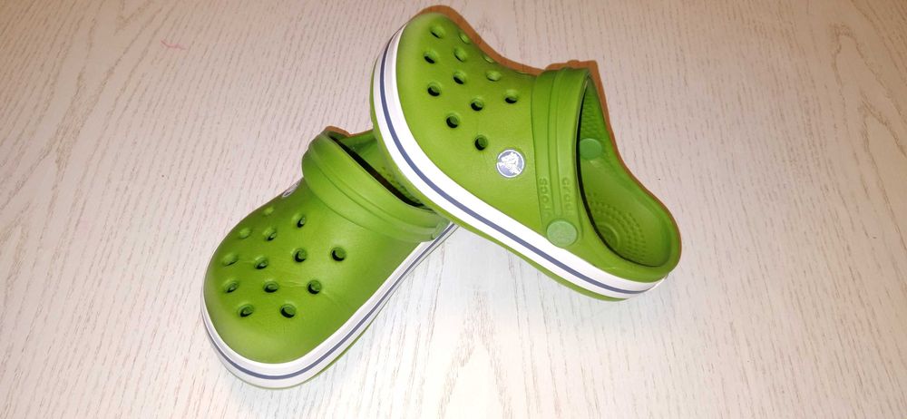 Дитячі тапки оригінальні Crocs 6 c 7
