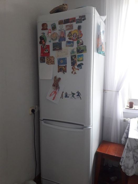 Холодильник Indesit