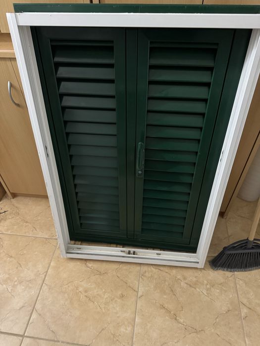 Janela de correr e portada Dupla