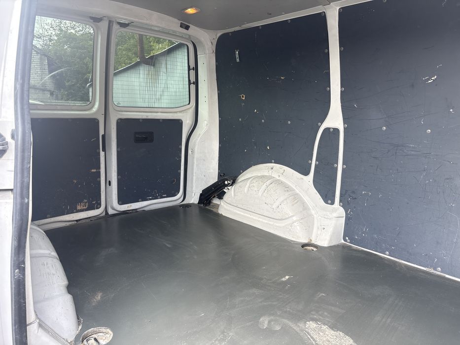 Volkswagen T5 2.0 TDI 84KM 2010 LIFT